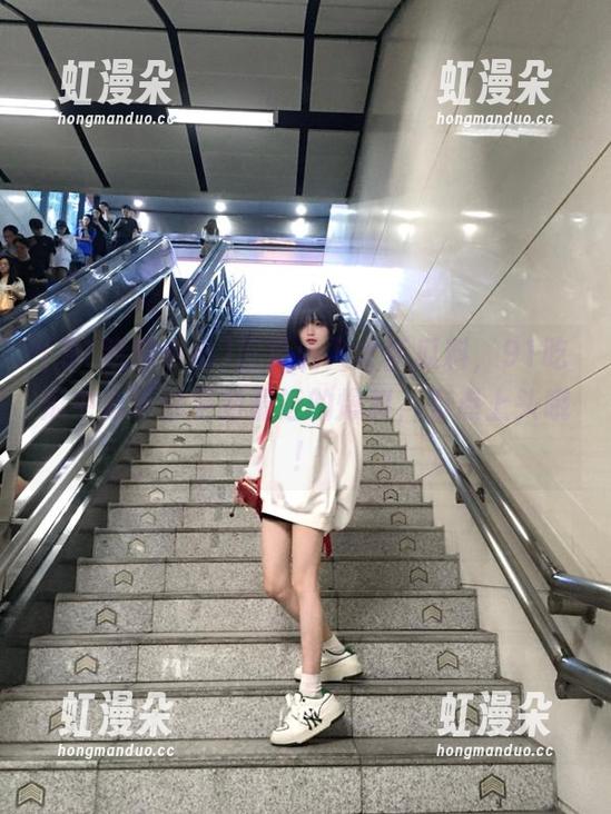 91吃瓜中心 首页涌入全新瓜料,91吃瓜中心带你更新最近的爆料,有点上头哦!