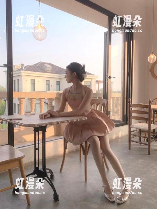 hl 观看“hl02.co”,就像目睹一场滑稽的迁徙,毫无节操可言。