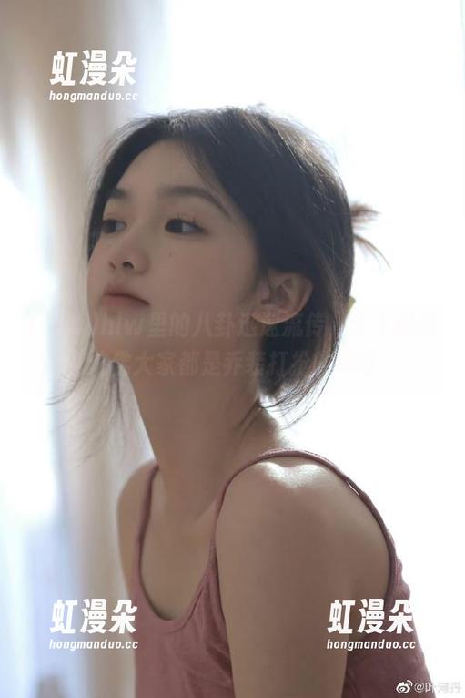 hlw里的八卦迅速流传，永不迷路，仿佛大家都是乔装打扮的间谍。