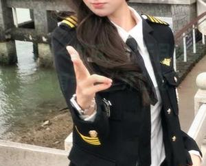 五一吃瓜,今天目睹娜娜的新“瓜趣”,总有一种“开口吃”的冲动呢!