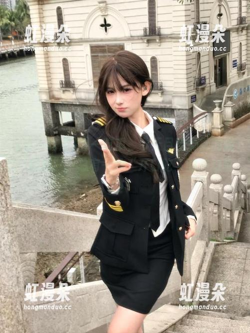 五一吃瓜 五一吃瓜,今天目睹娜娜的新“瓜趣”,总有一种“开口吃”的冲动呢!