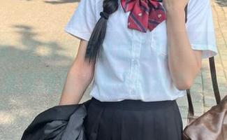 吃瓜网首页的入口，仿佛是一扇门，越推越得意，真不想再退回现实了。