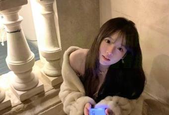 听说，有人在吃瓜网站上发布了今日黑料，我却愣愣地看着提取的沙拉。