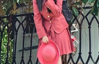睡前收藏的黑料51惊爆欲望，但窗外的月亮实在太美。