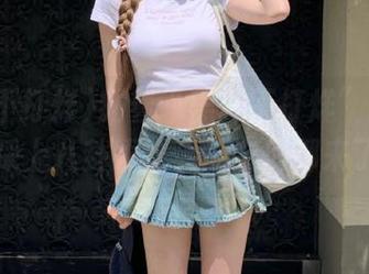 黏着“黑料不打烊”网页版，踩上八卦线路，瓜友们都来了！