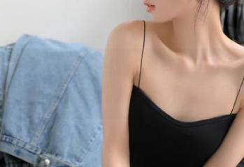 黑料在线官网真的是个宝藏,就像我腌制的一罐咸菜,不敢轻易开启