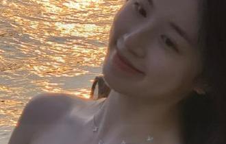 点击“91黑料正能量”的地址,你以为看的是庙里算命的,结果…哈哈,没想到吧!