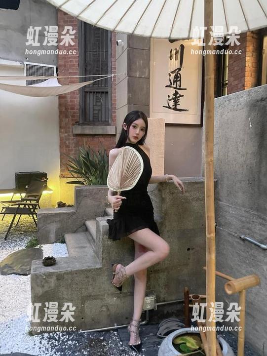 真心不想告诉你，黑料网51网址对我来说就像是一块迷人的糖，忍不住想舔舔。