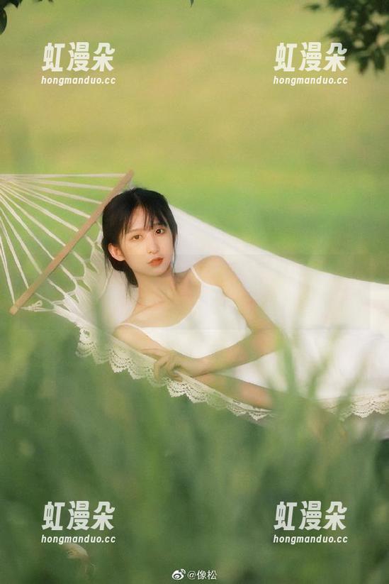 头顶青天心坎凉，黑料网苹果版教你扒老司机的勺子盖！